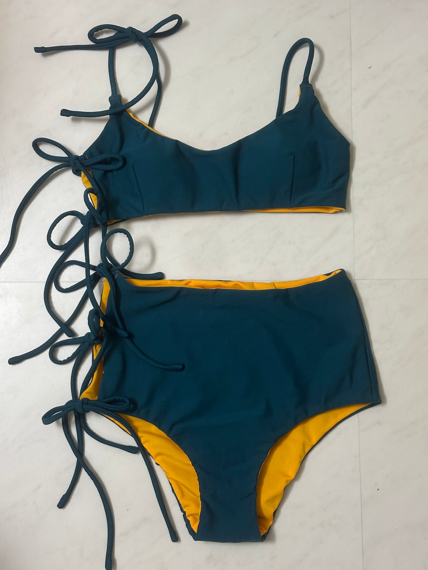 Reversible separate green