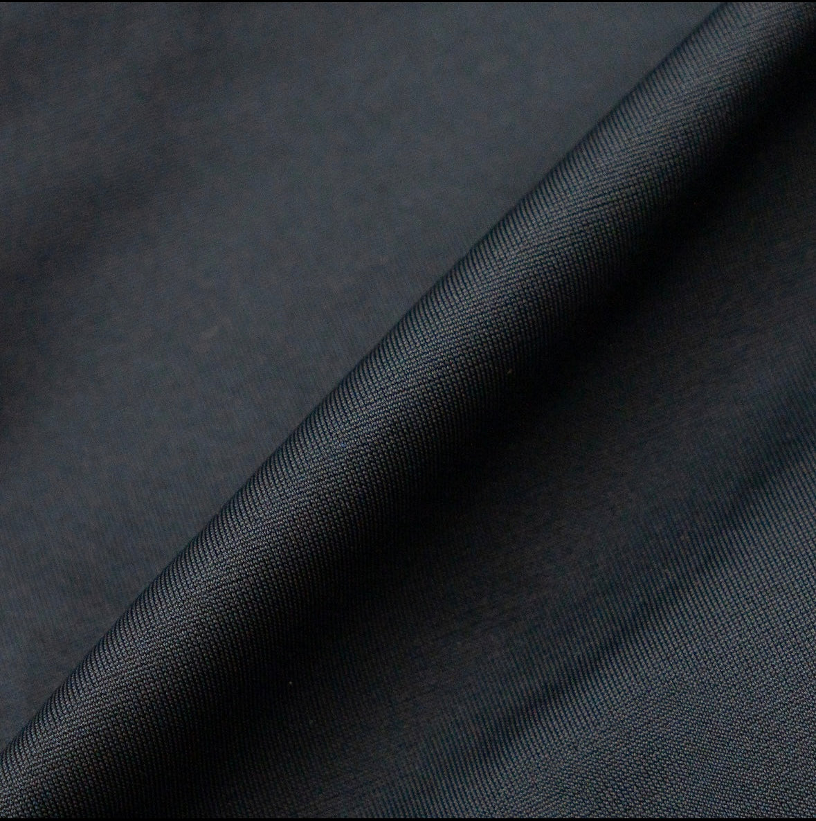 Reversible bratop black